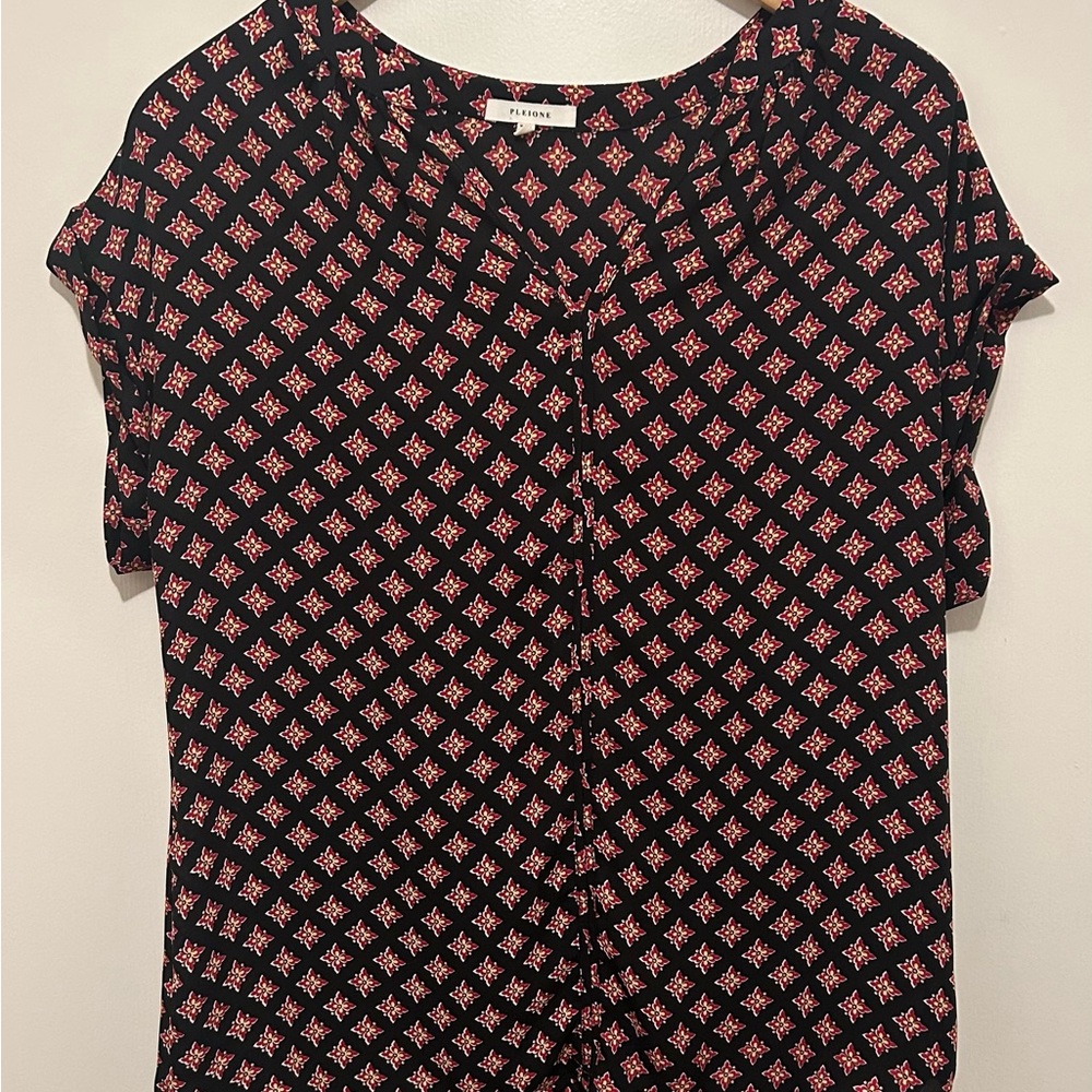 Pleione women's multicolor floral rolled short sleeves Blouse - size small